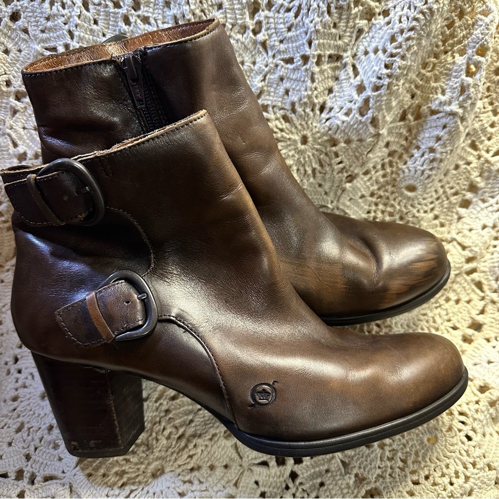Leather ankle boots with heal